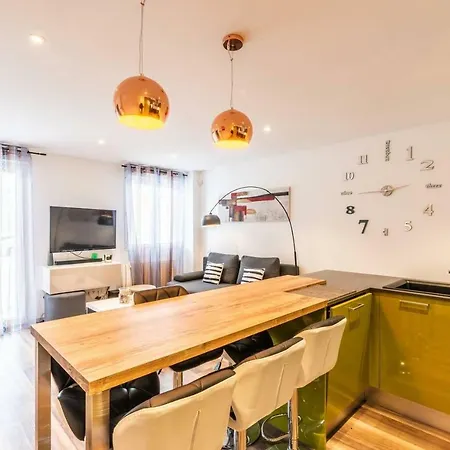 Recent Et Moderne. Morillon